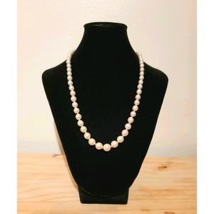 Vendrome Vintage Faix Pearl Necklace